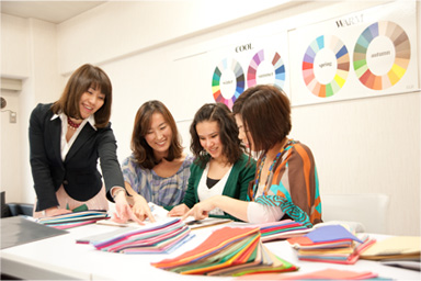 �C���[�W�R���T���^���g�{���u���̎�u���i�ʐ^2�i�~���[�Y�u�����f�B���O�A�J�f�~�[�j